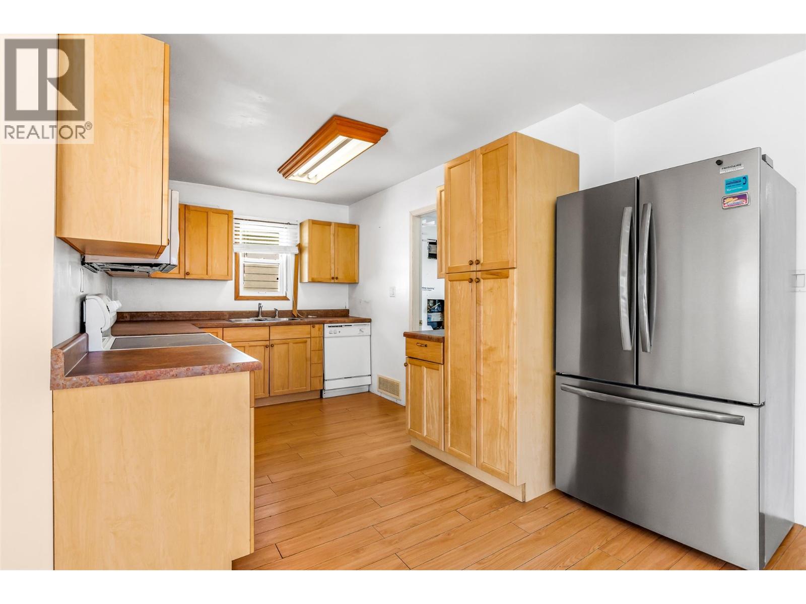 2409 Sunset Boulevard Property Photo 9