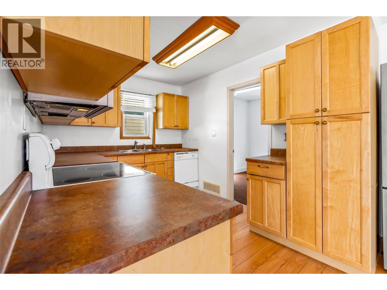 2409 Sunset Boulevard Property Photo 10