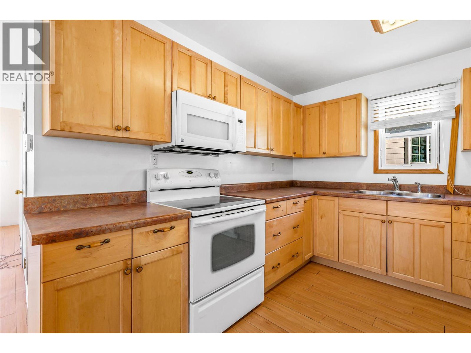 2409 Sunset Boulevard Property Photo 11