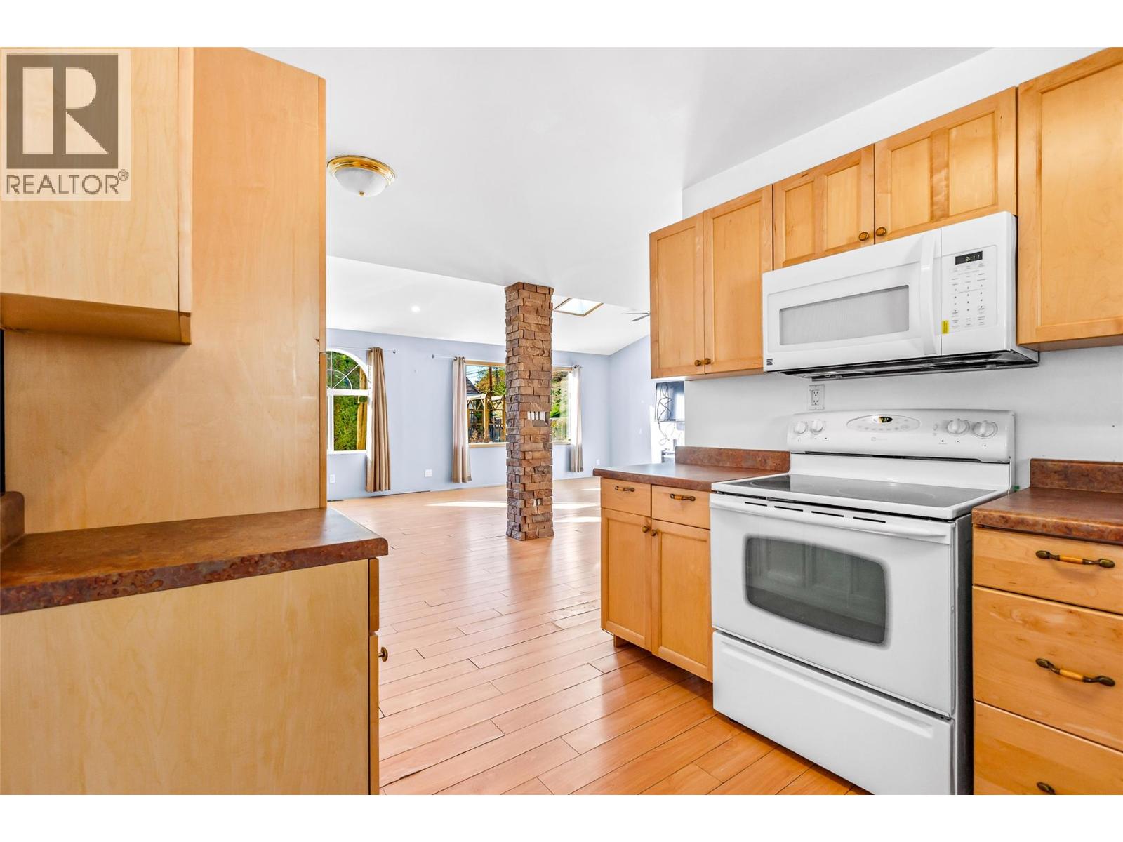 2409 Sunset Boulevard Property Photo 12
