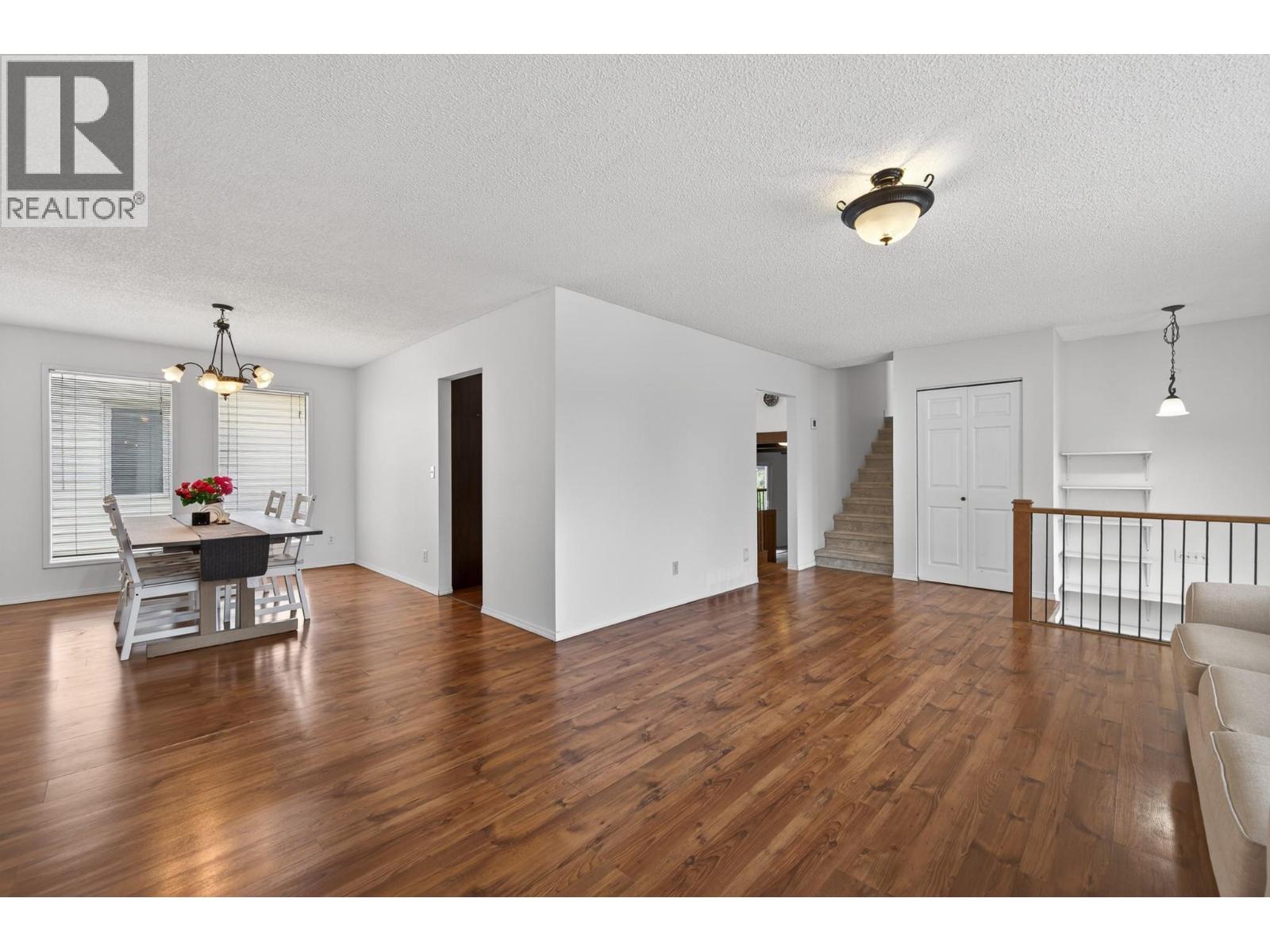 260 Miller Place Property Photo 6