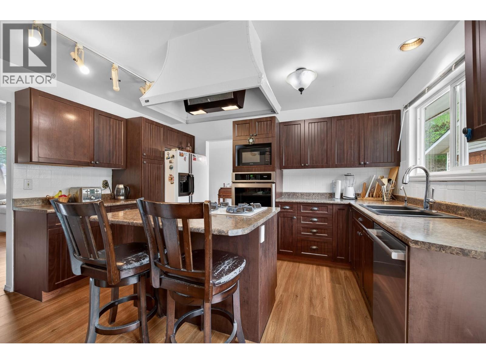 260 Miller Place Property Photo 10