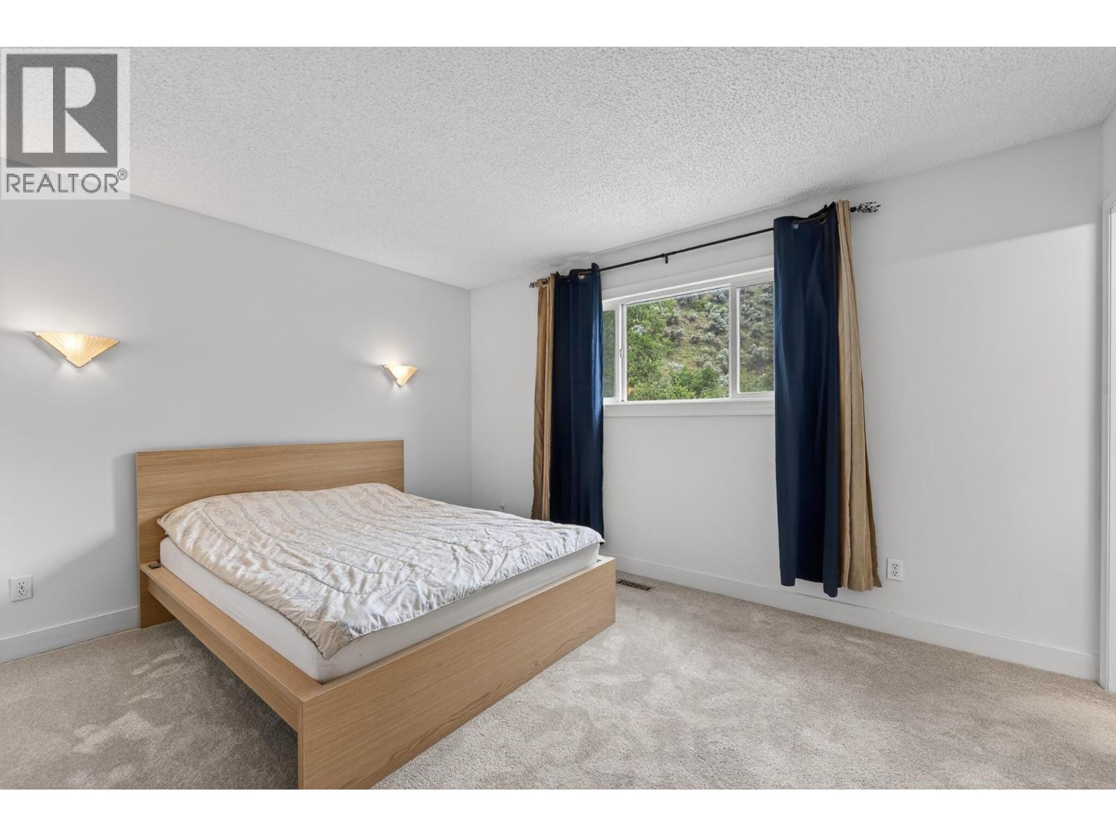 260 Miller Place Property Photo 15