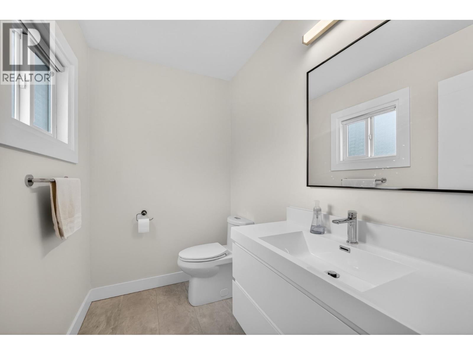 260 Miller Place Property Photo 17