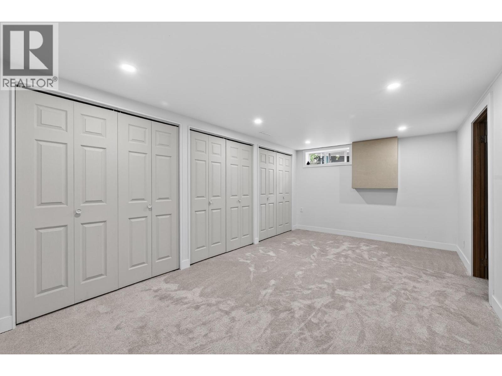 260 Miller Place Property Photo 23
