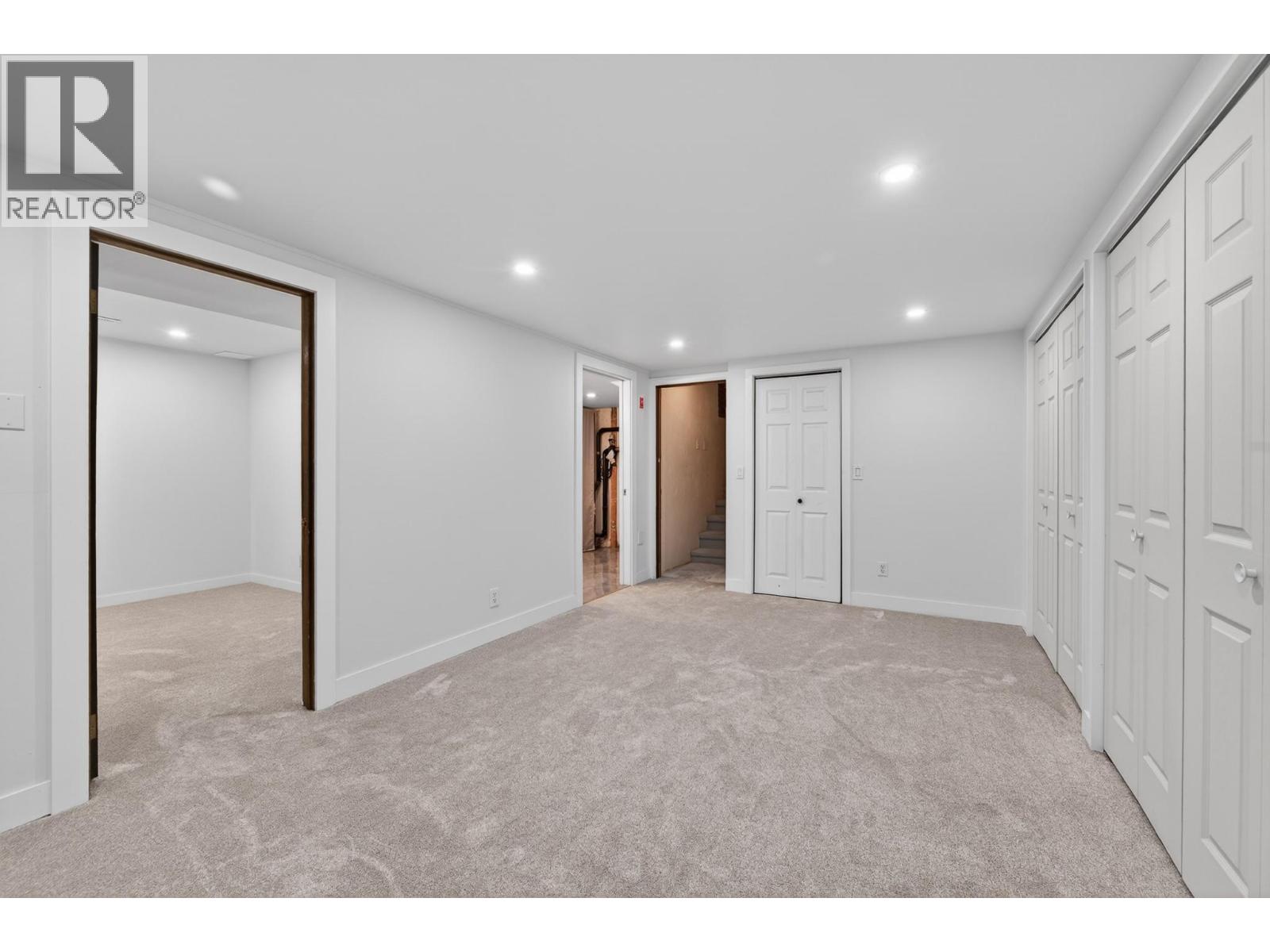 260 Miller Place Property Photo 24