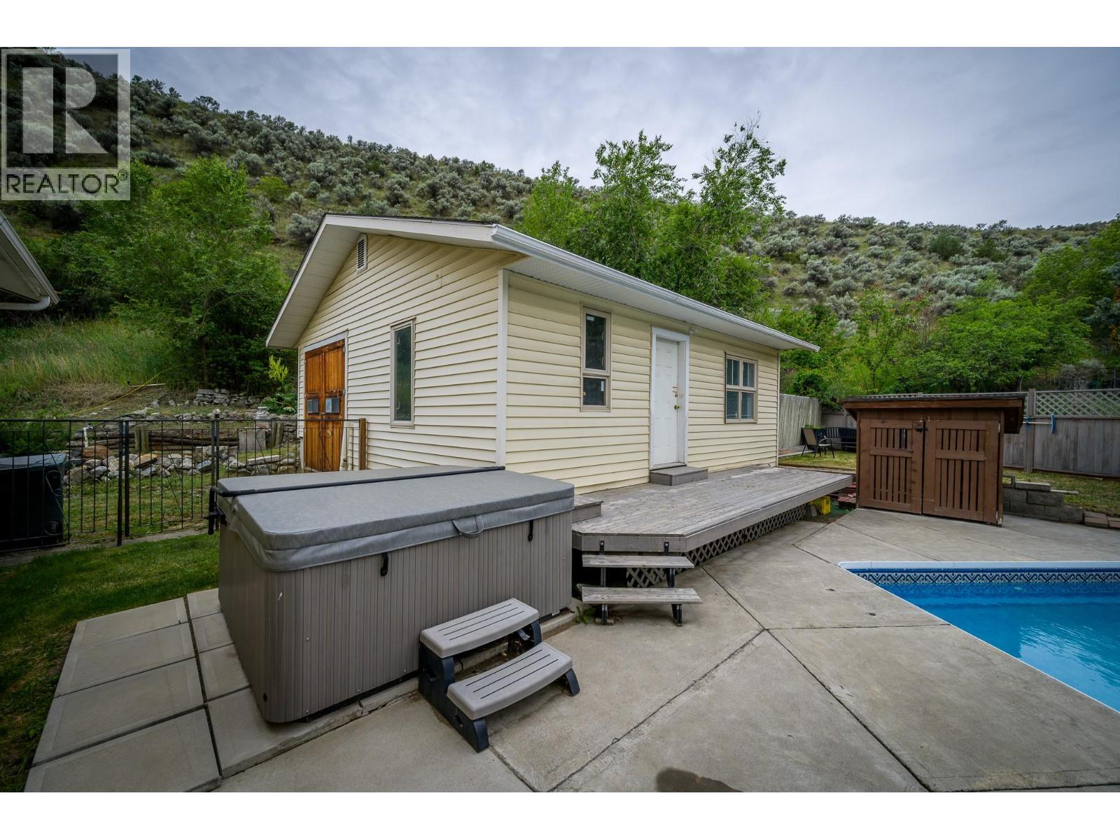 260 Miller Place Property Photo 28