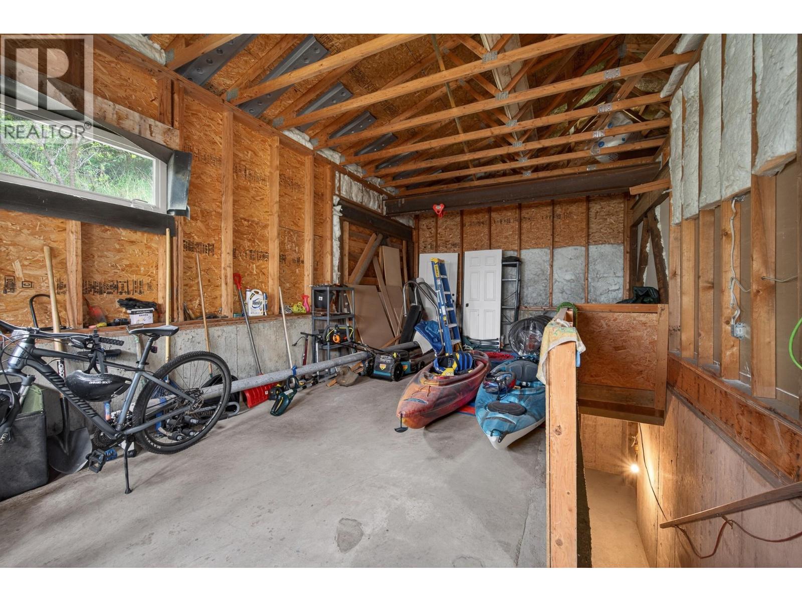 260 Miller Place Property Photo 32