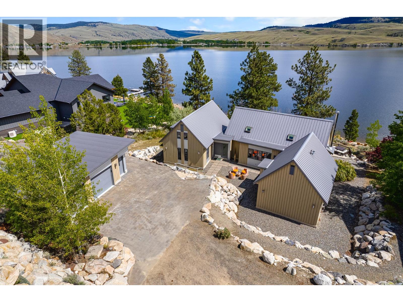 6588 Monck Park Road Property Photo 1