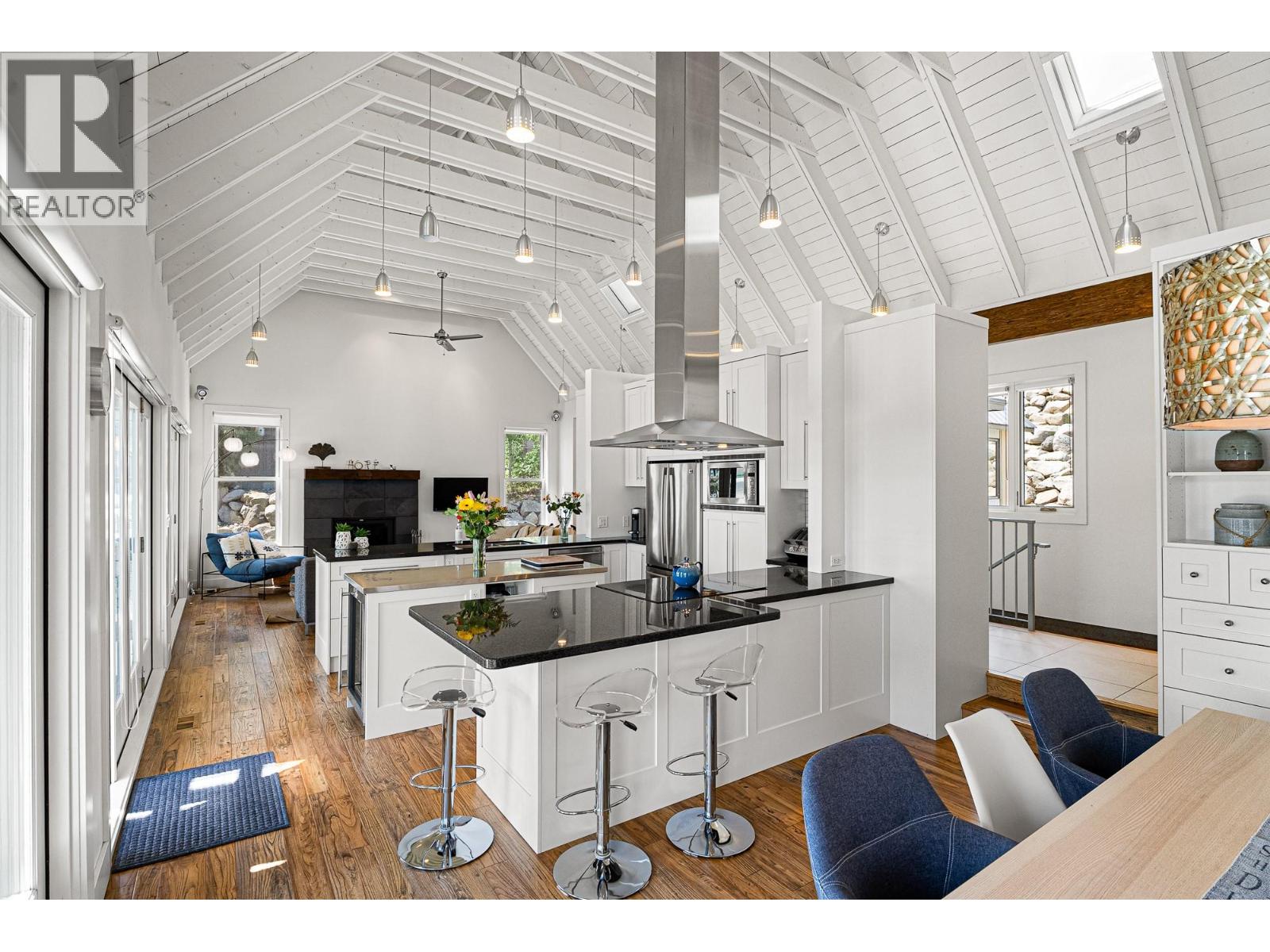 6588 Monck Park Road Property Photo 16