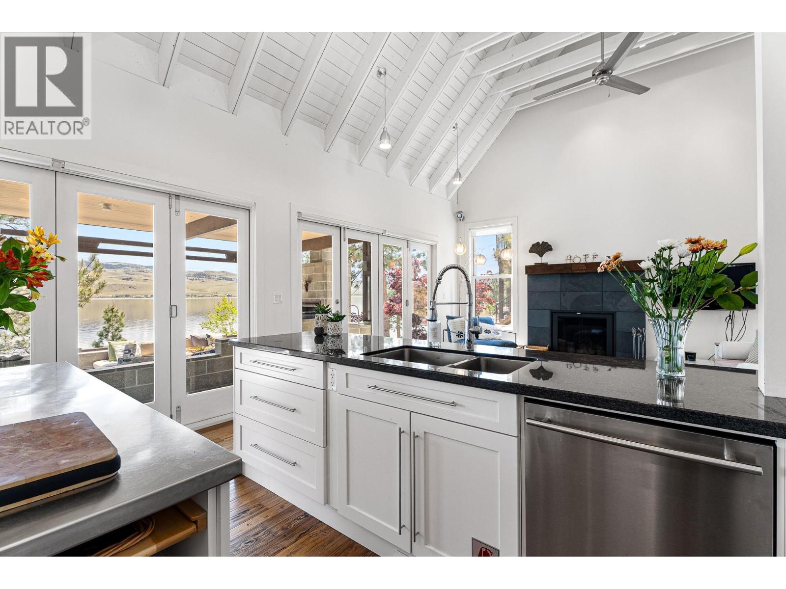 6588 Monck Park Road Property Photo 30