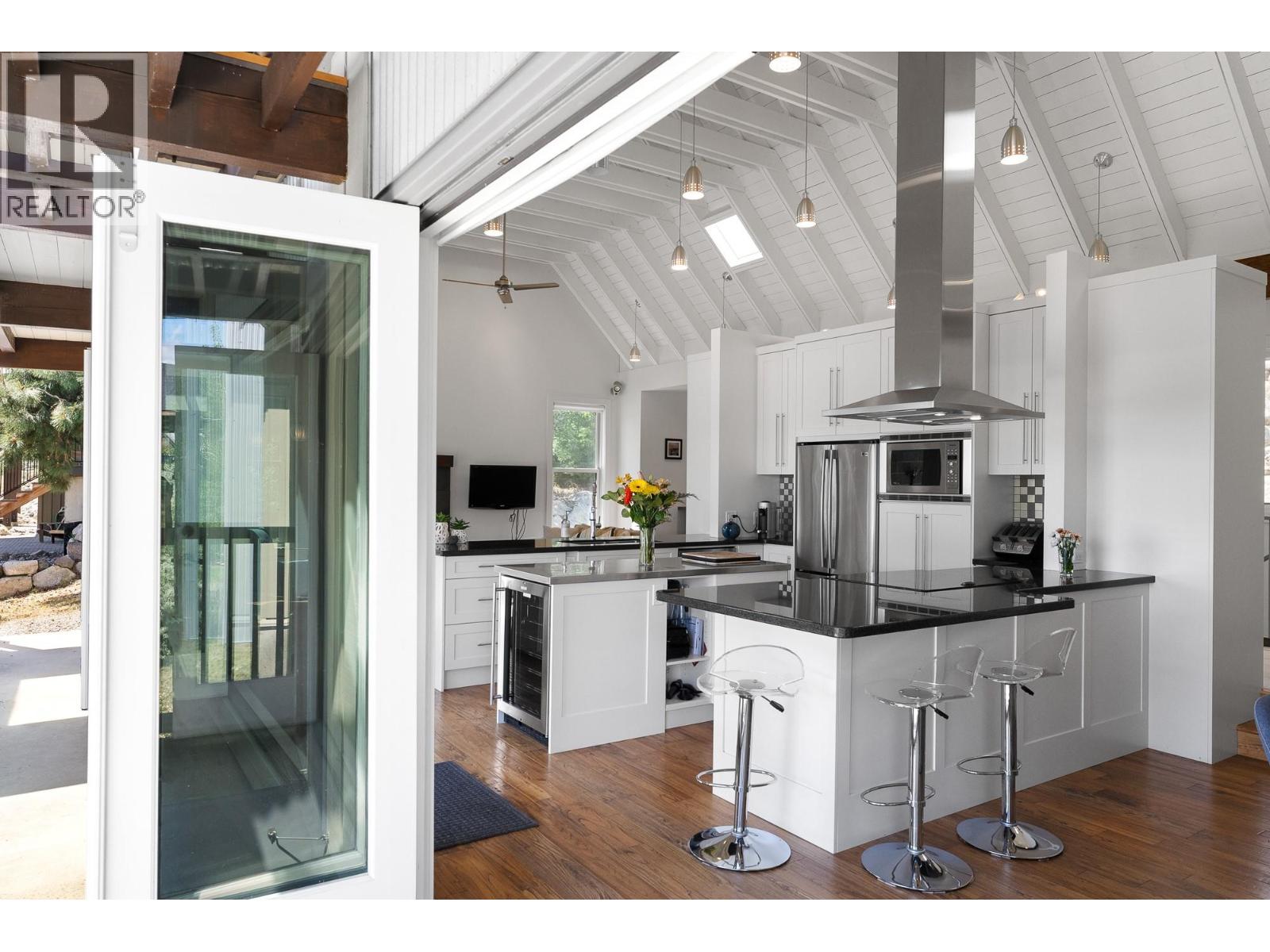 6588 Monck Park Road Property Photo 32
