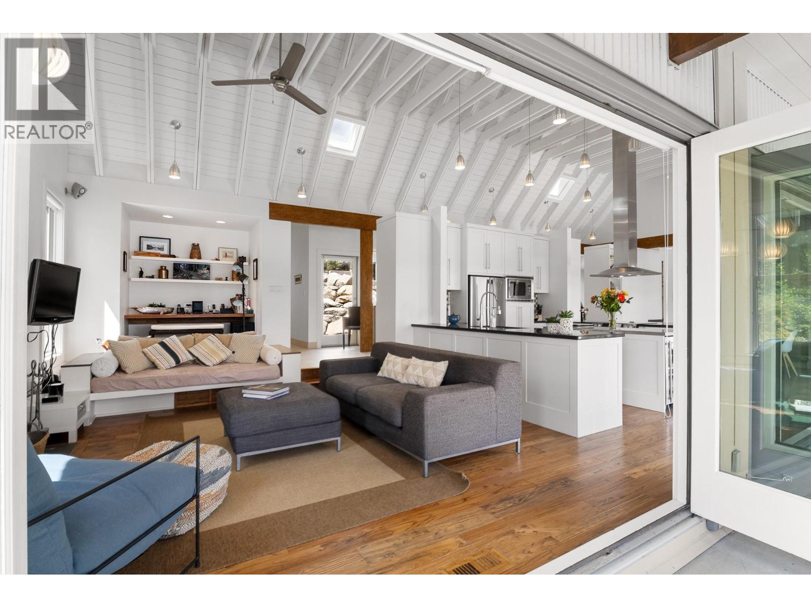 6588 Monck Park Road Property Photo 33