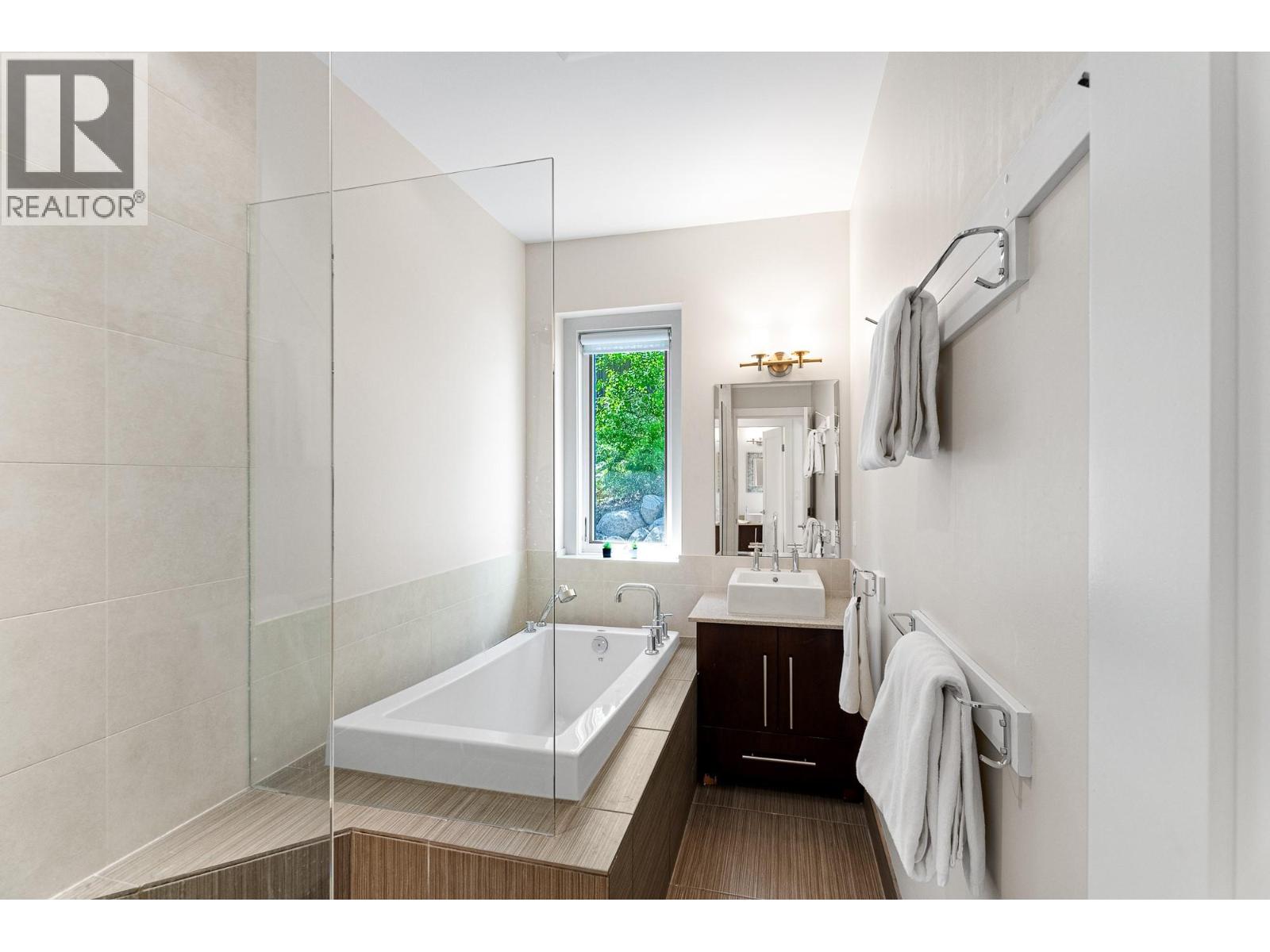 6588 Monck Park Road Property Photo 49