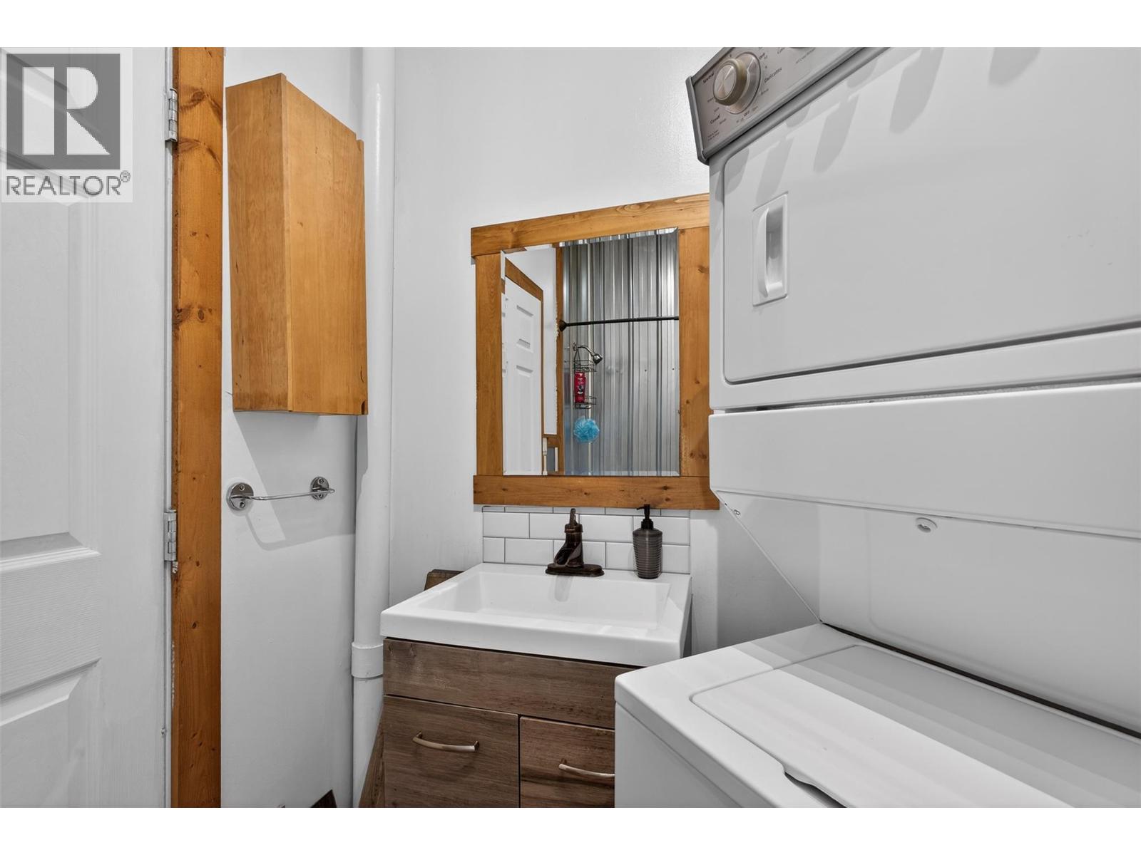 754 Wood Road Property Photo 9