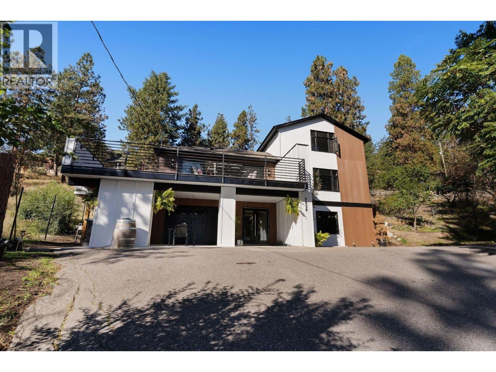 5828 Brown Place Property Photo 3