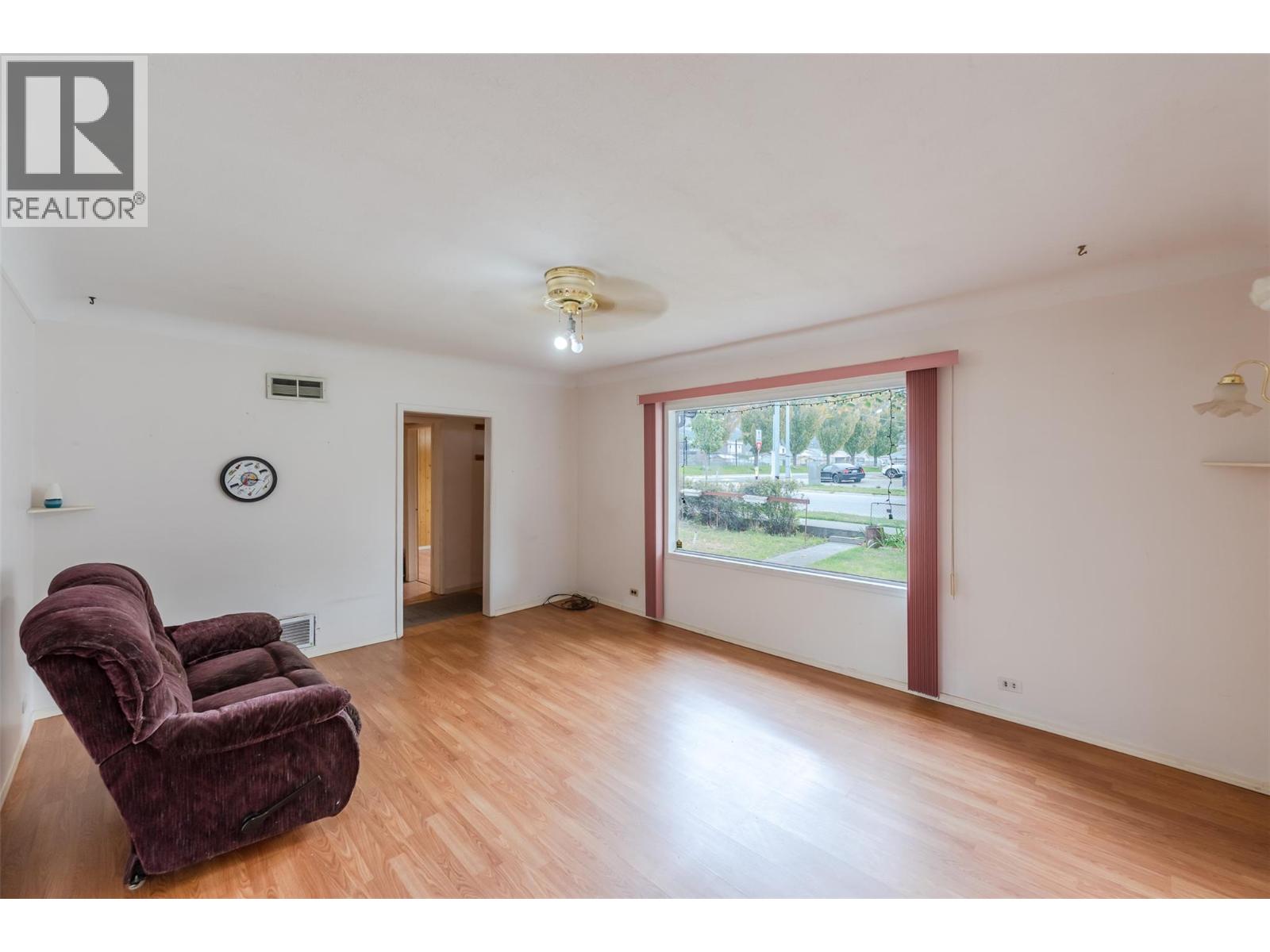 395 Edmonton Avenue Property Photo 2