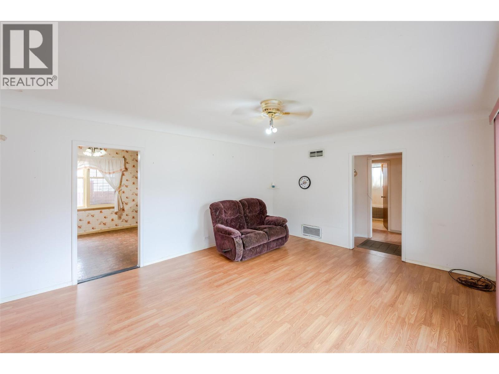 395 Edmonton Avenue Property Photo 3