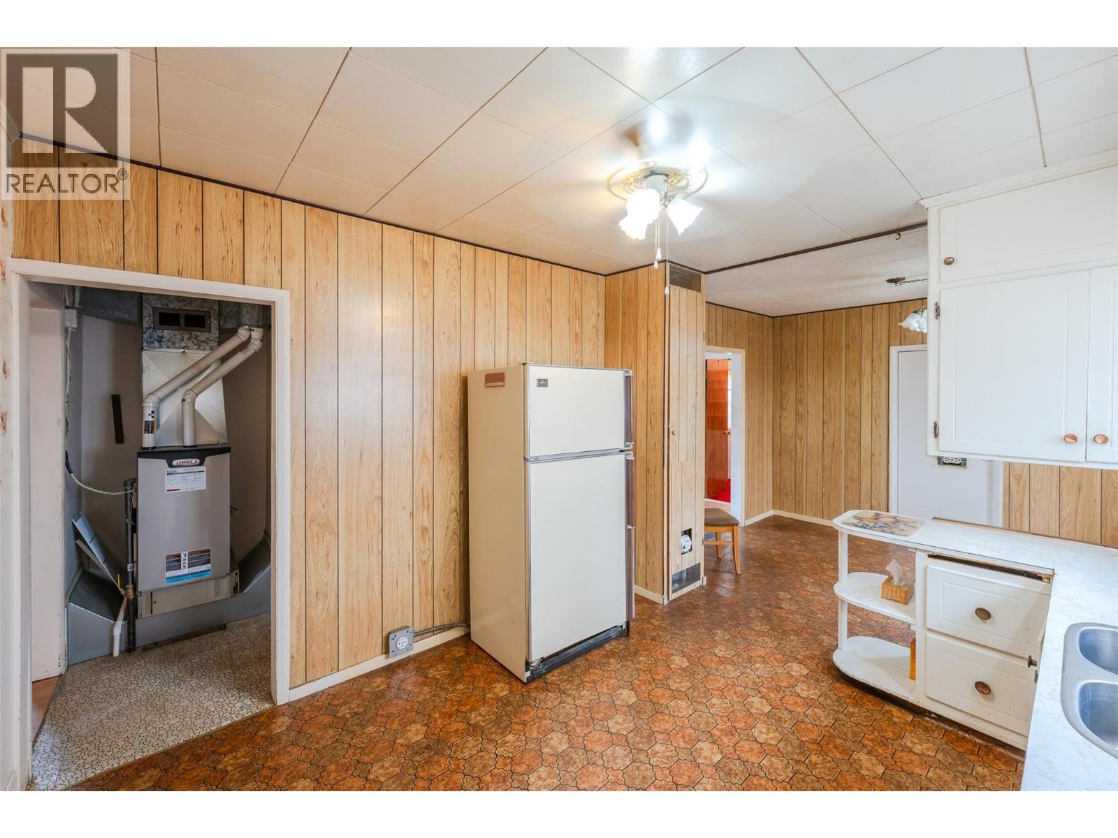395 Edmonton Avenue Property Photo 9