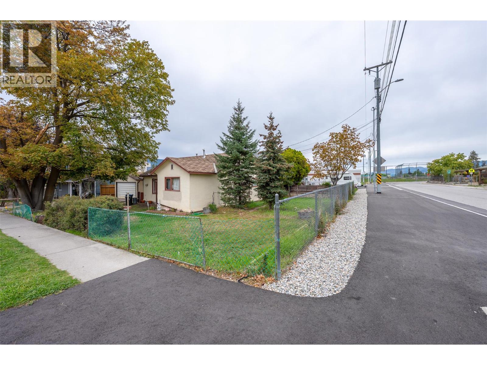 395 Edmonton Avenue Property Photo 26