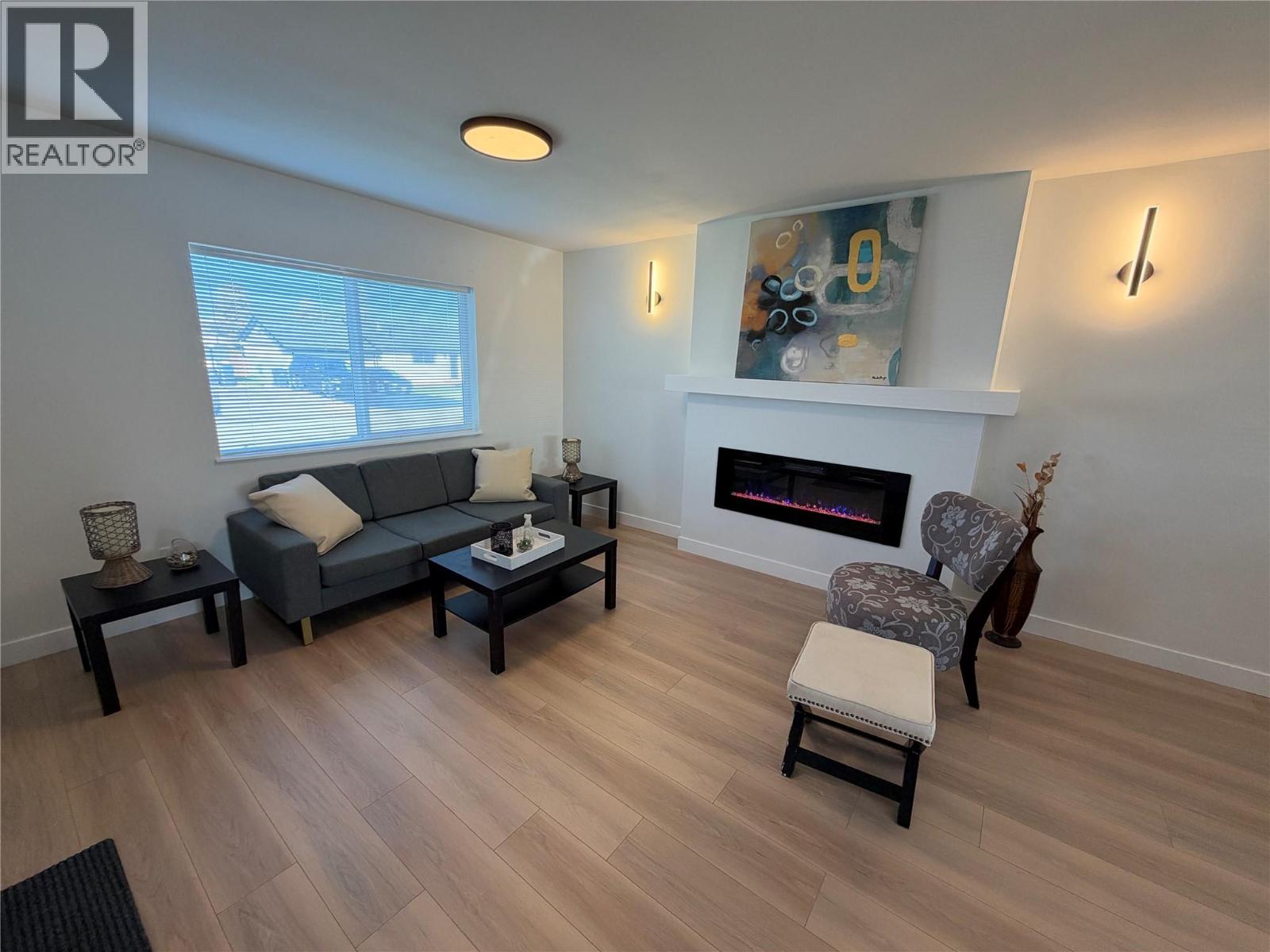 1217 114 Avenue Property Photo 3