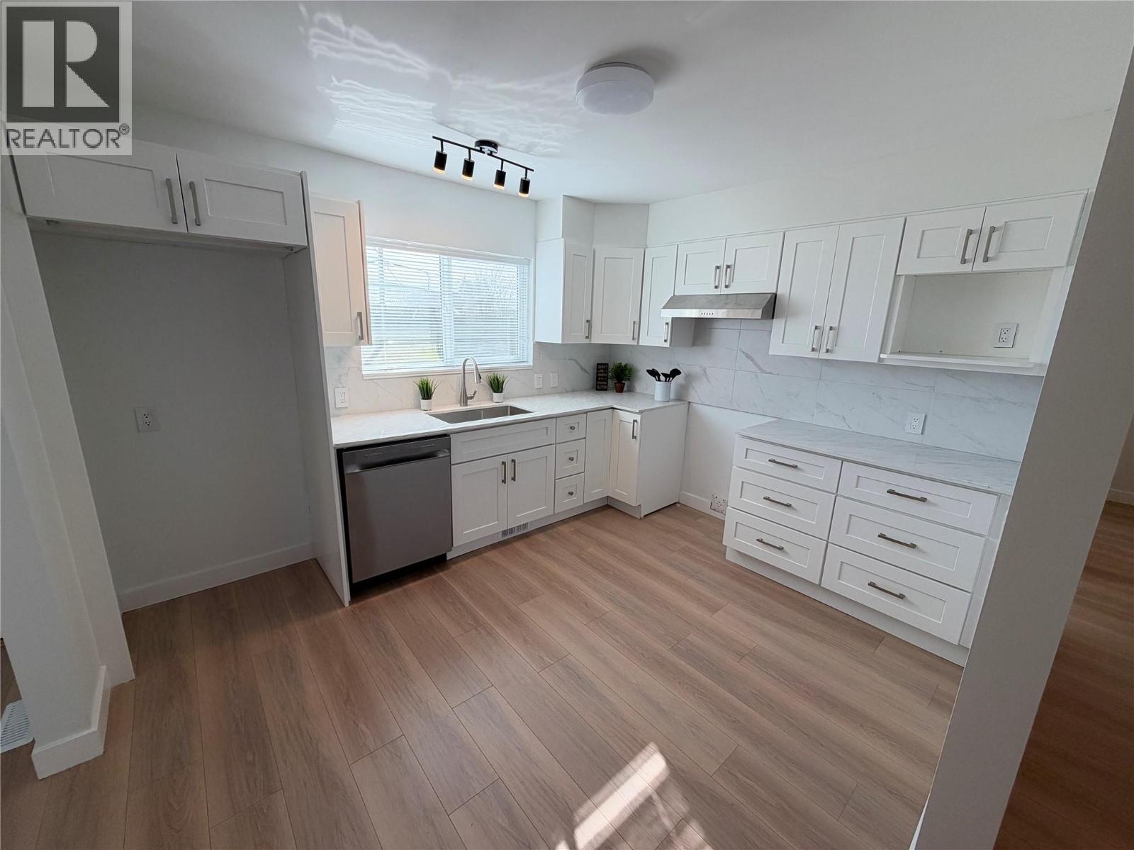 1217 114 Avenue Property Photo 5