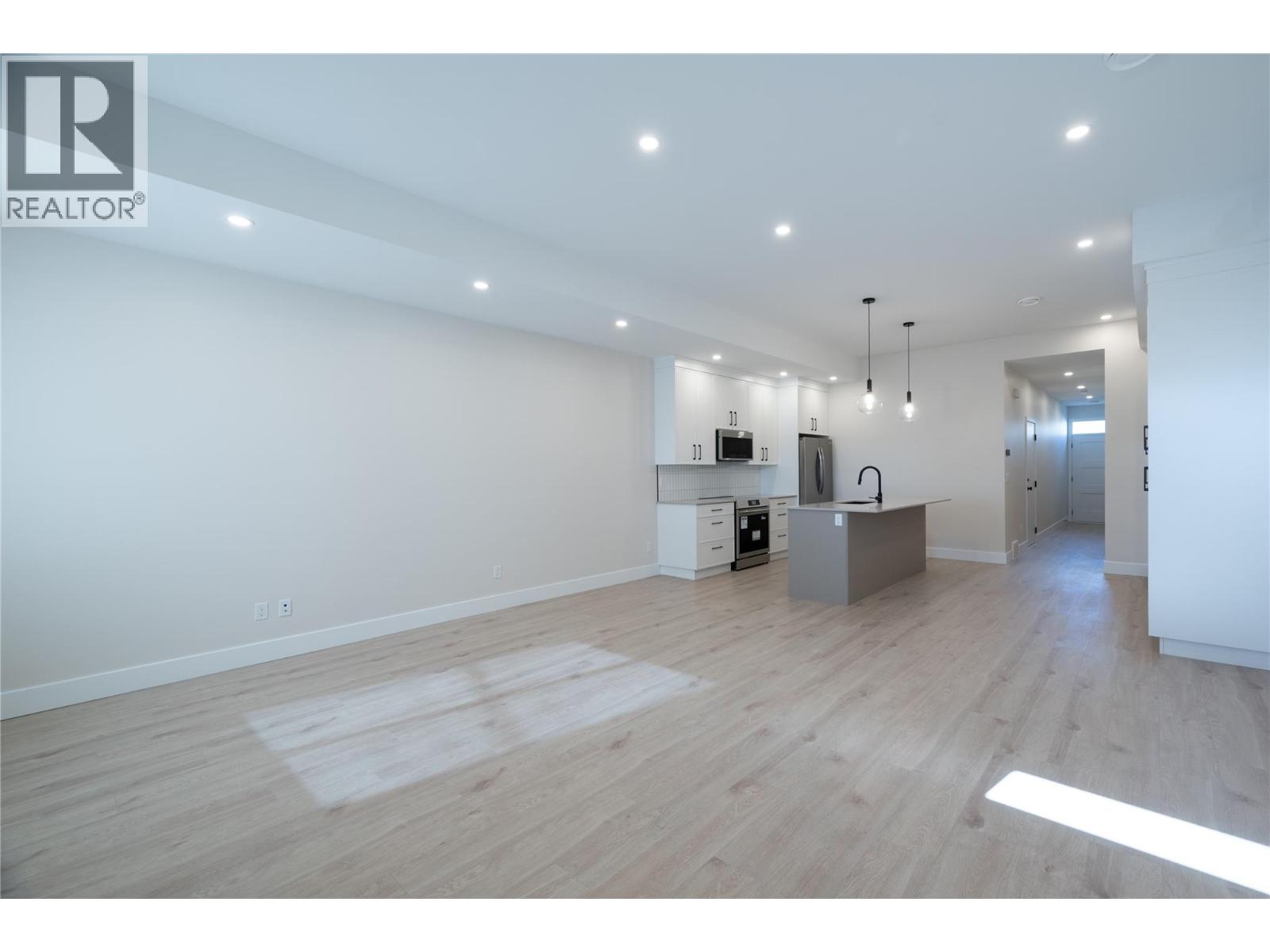 163 Chestnut Avenue Property Photo 3