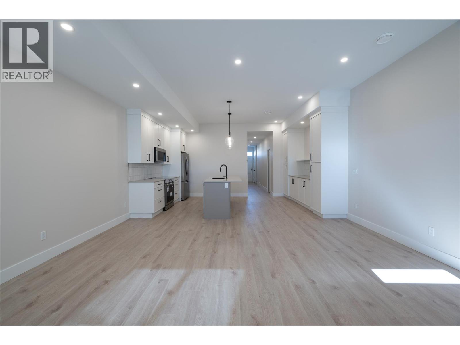 163 Chestnut Avenue Property Photo 6