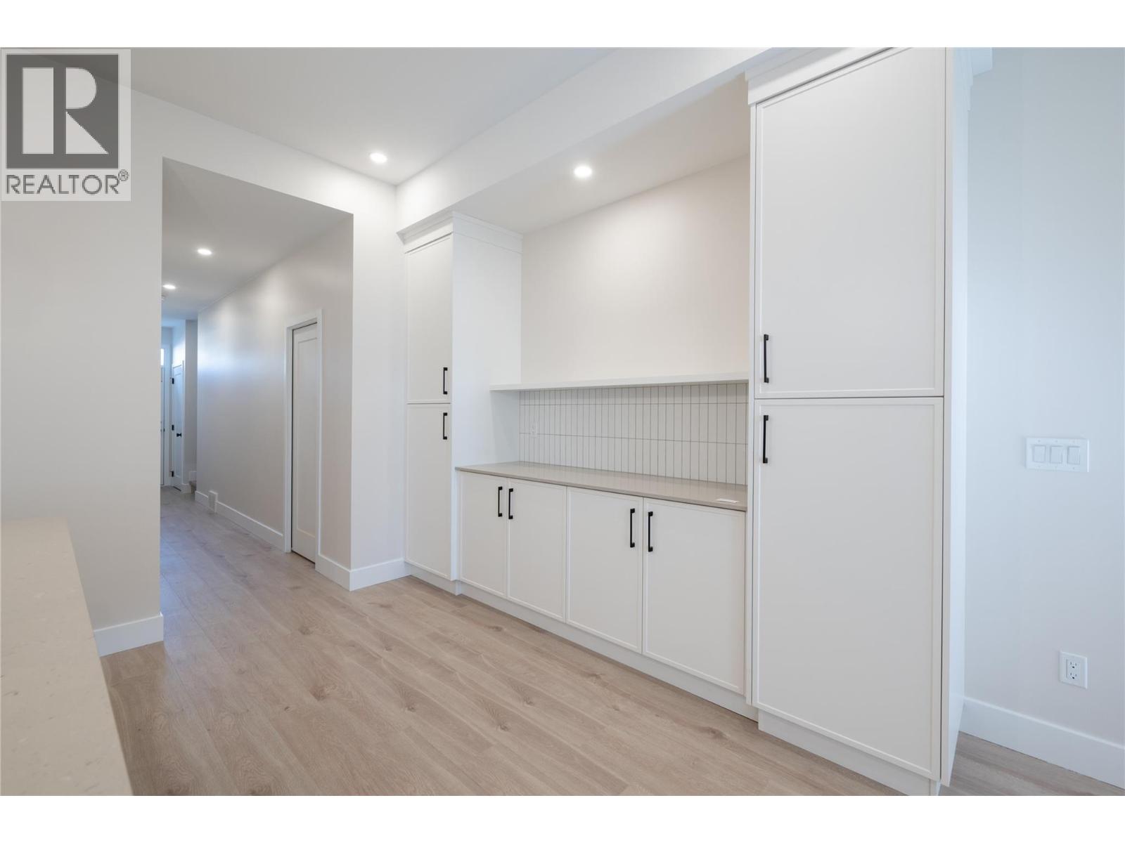 163 Chestnut Avenue Property Photo 10
