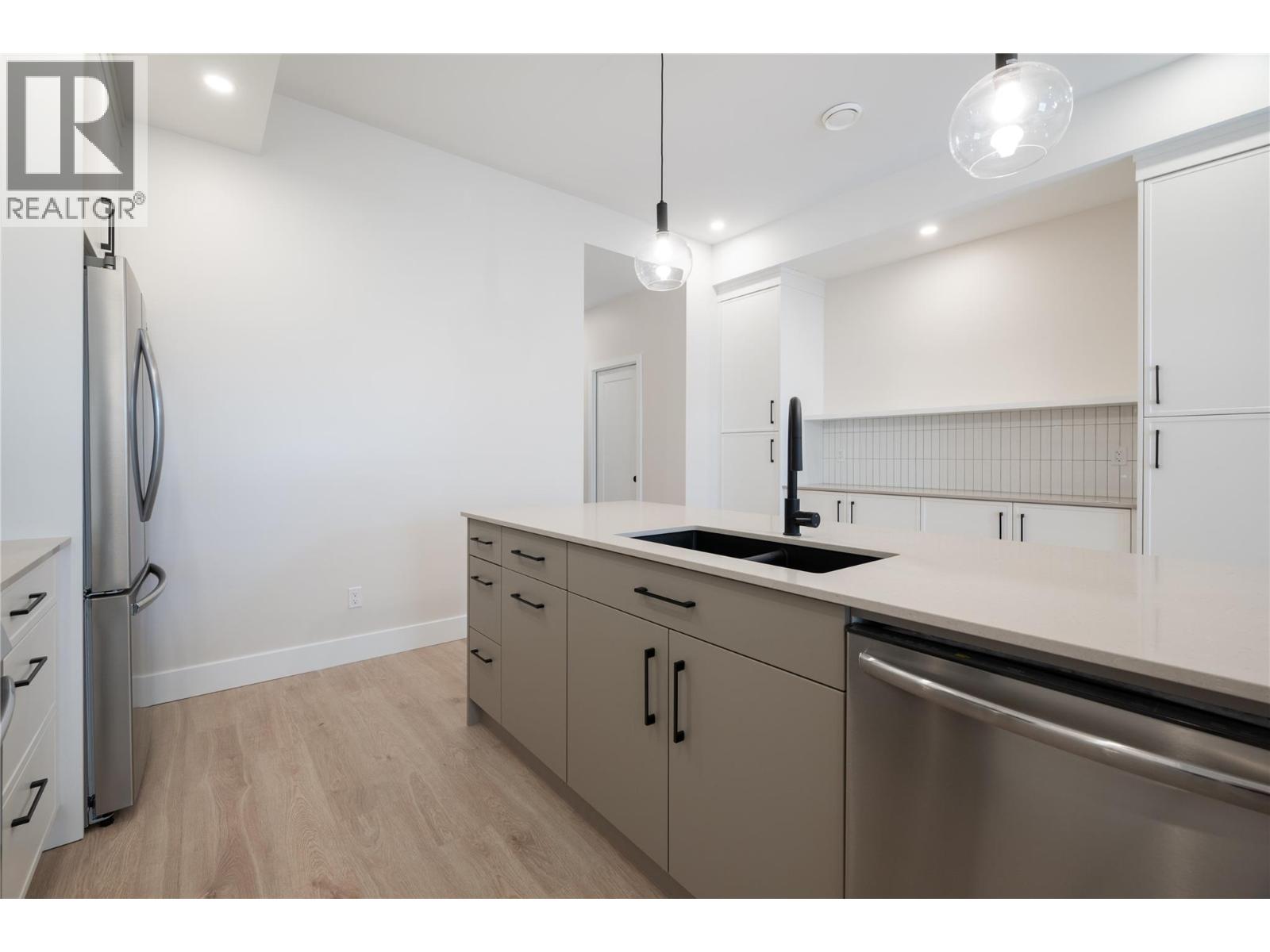 163 Chestnut Avenue Property Photo 12