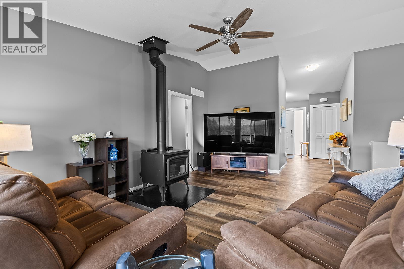 7151 Dunwaters Road Property Photo 8