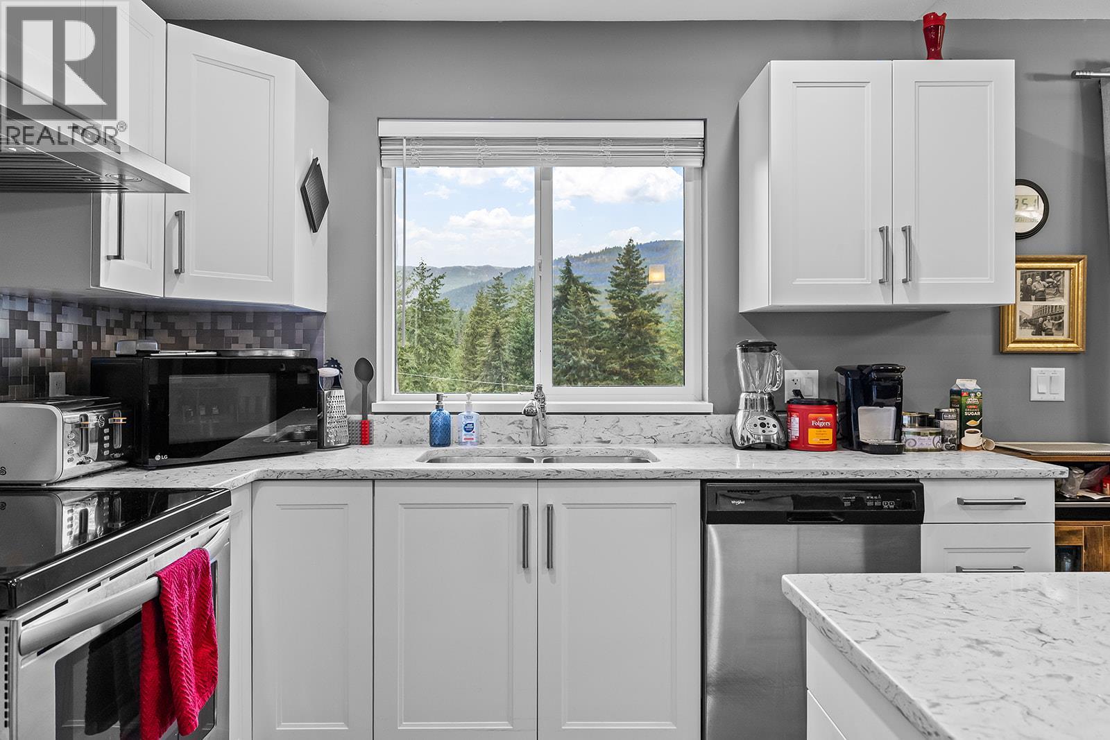 7151 Dunwaters Road Property Photo 12