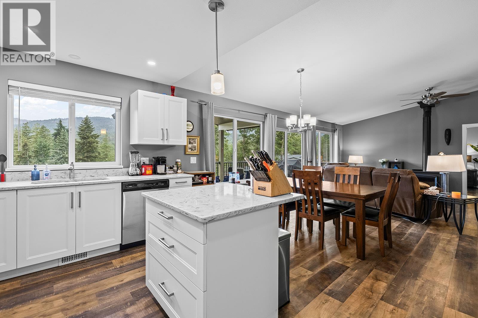 7151 Dunwaters Road Property Photo 13