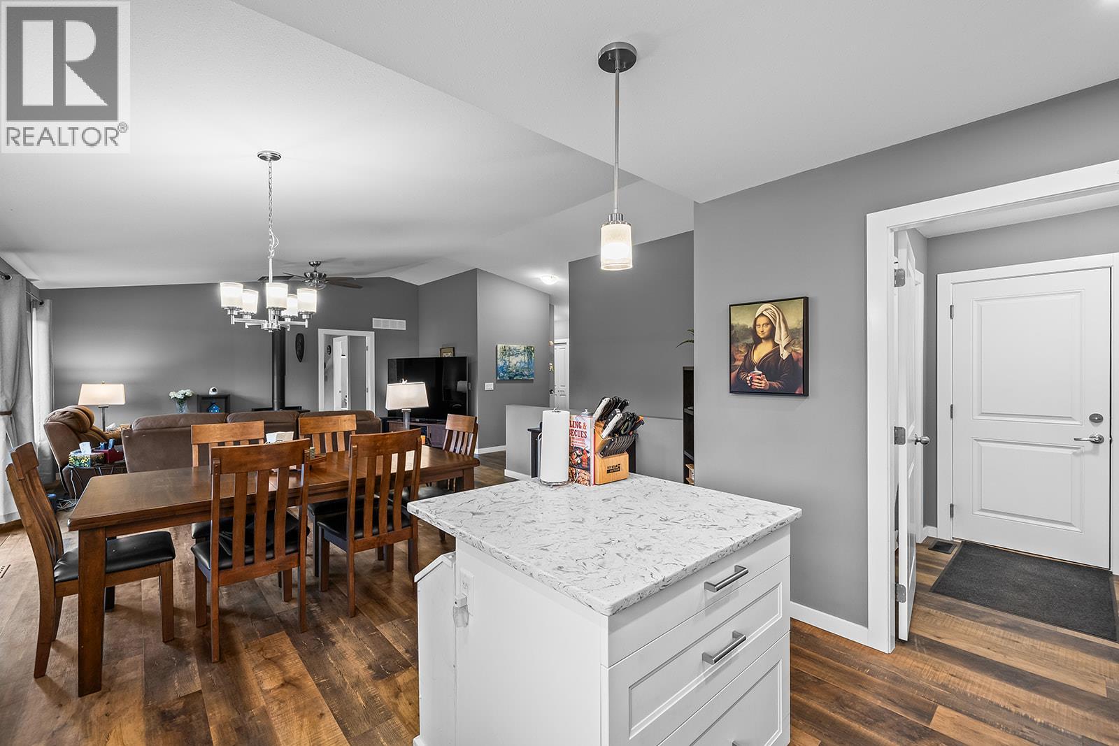 7151 Dunwaters Road Property Photo 14