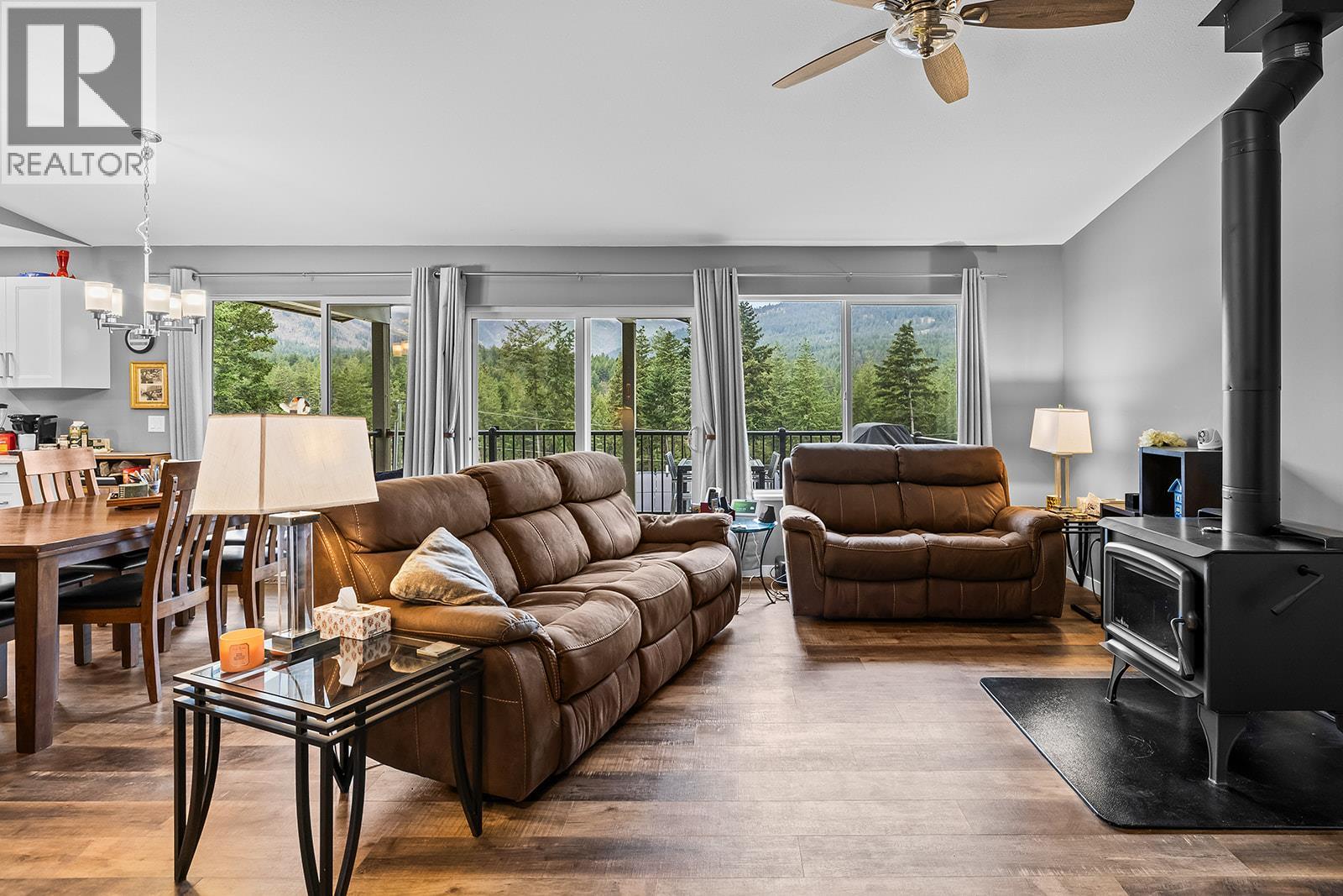 7151 Dunwaters Road Property Photo 15