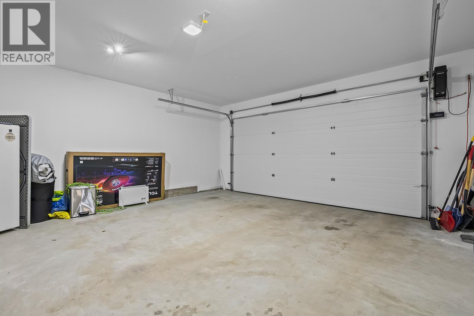 7151 Dunwaters Road Property Photo 22