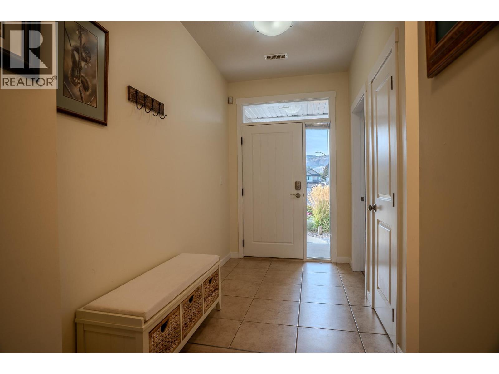 2620 Rosewood Avenue Property Photo 6
