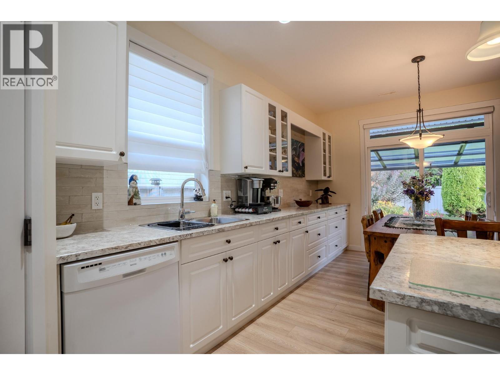 2620 Rosewood Avenue Property Photo 10