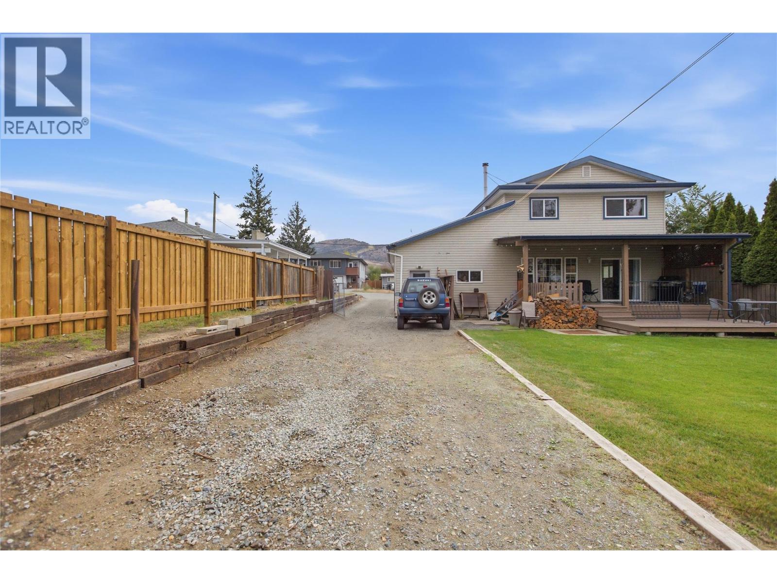 2624 Joyce Avenue Property Photo 4