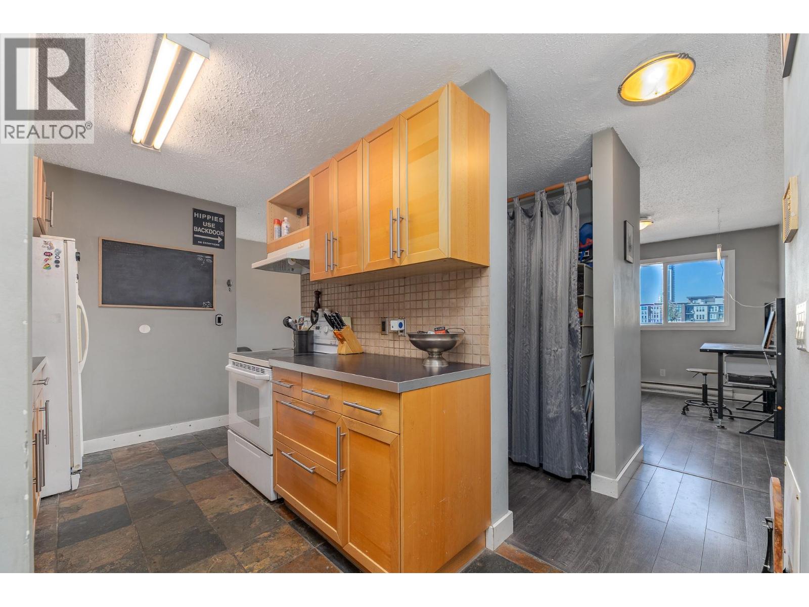 625 Rowcliffe Avenue Unit# 305 Property Photo 8