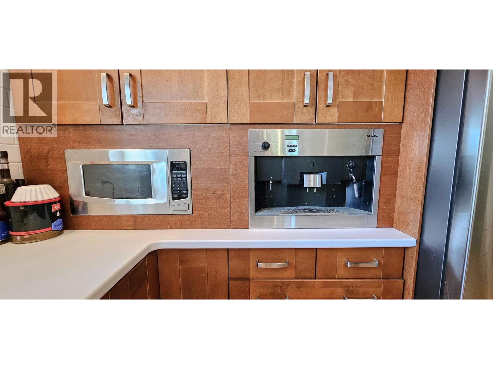 3560 Island Pond Road Property Photo 10