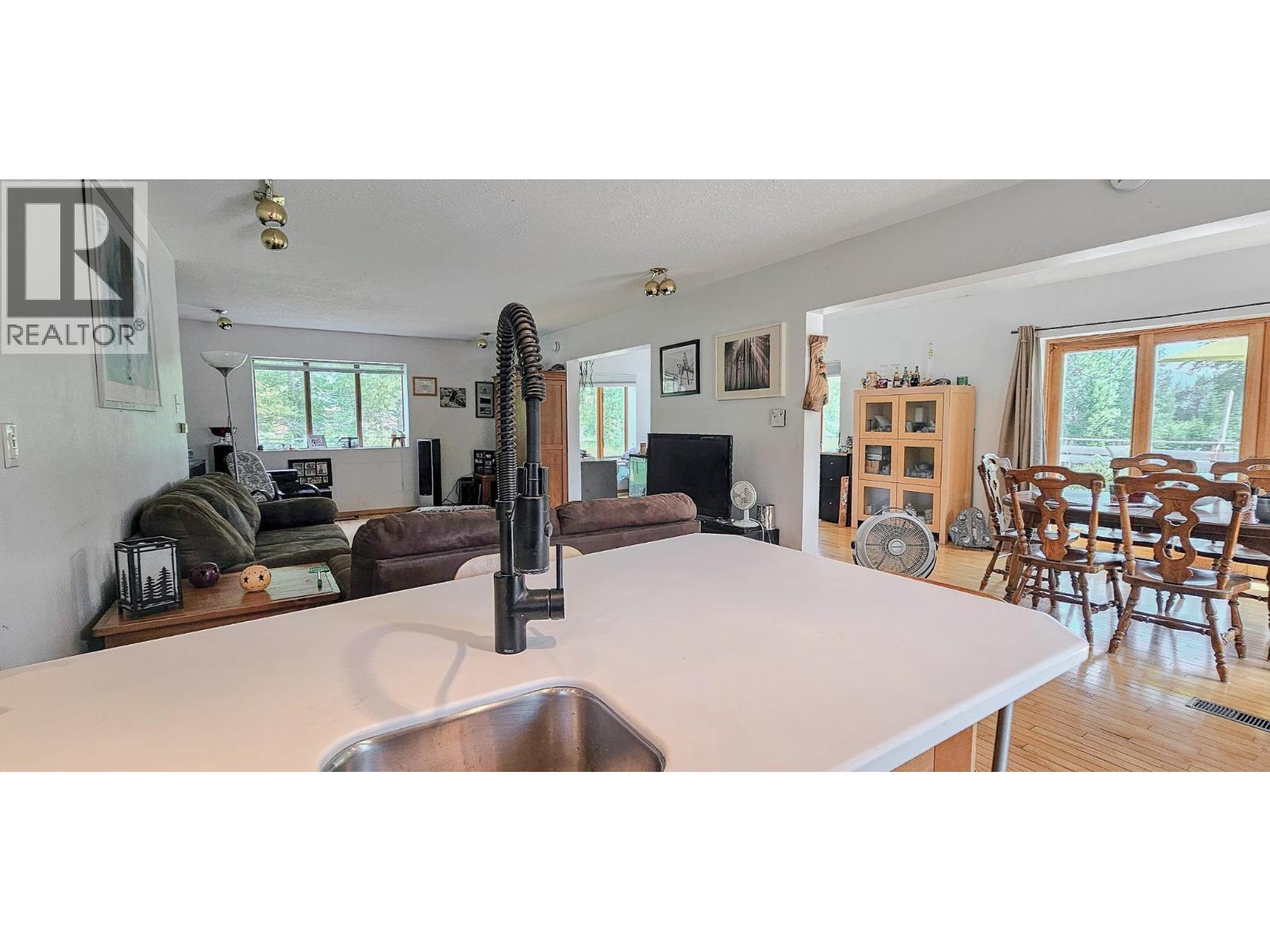 3560 Island Pond Road Property Photo 12