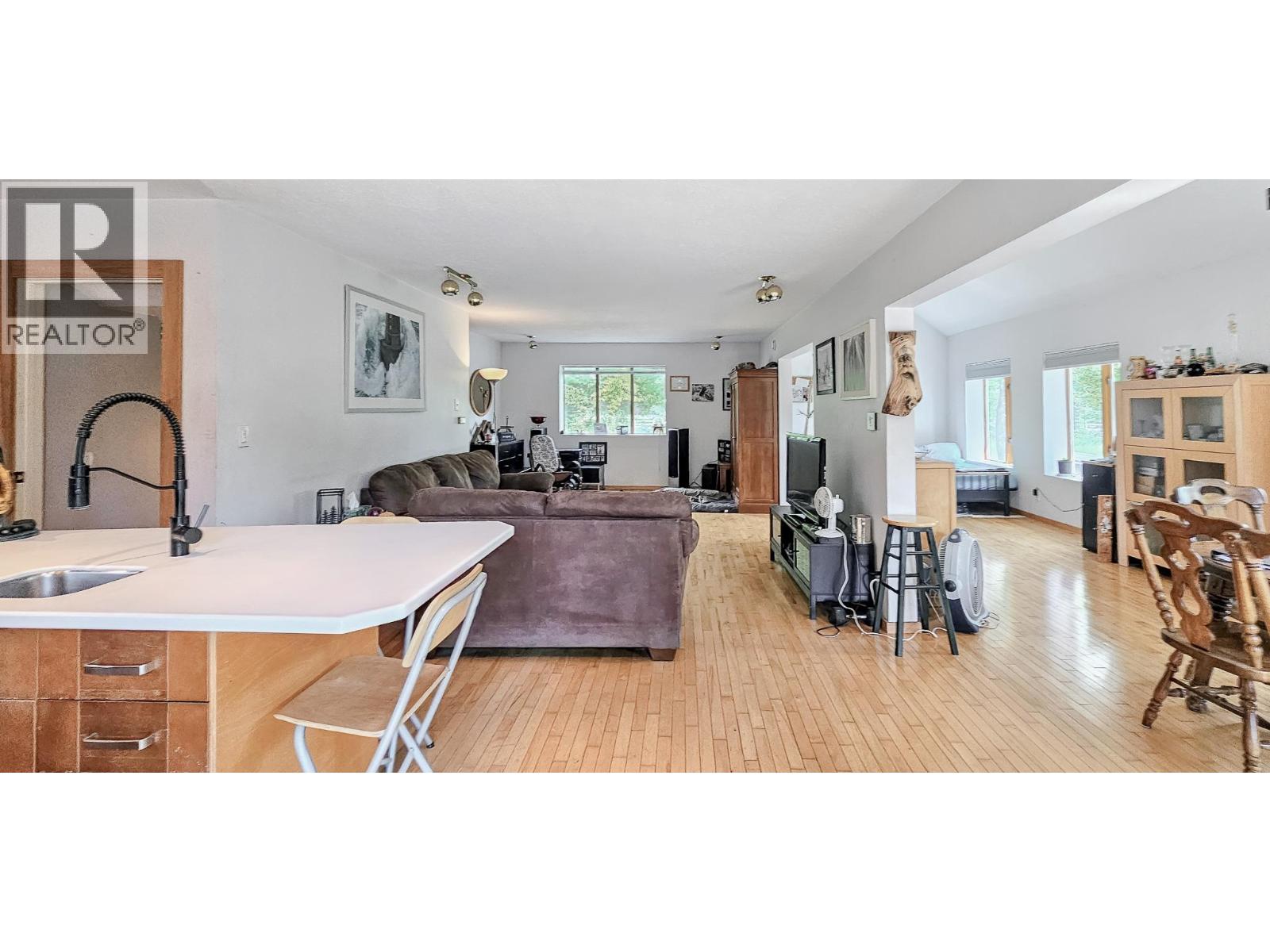 3560 Island Pond Road Property Photo 15