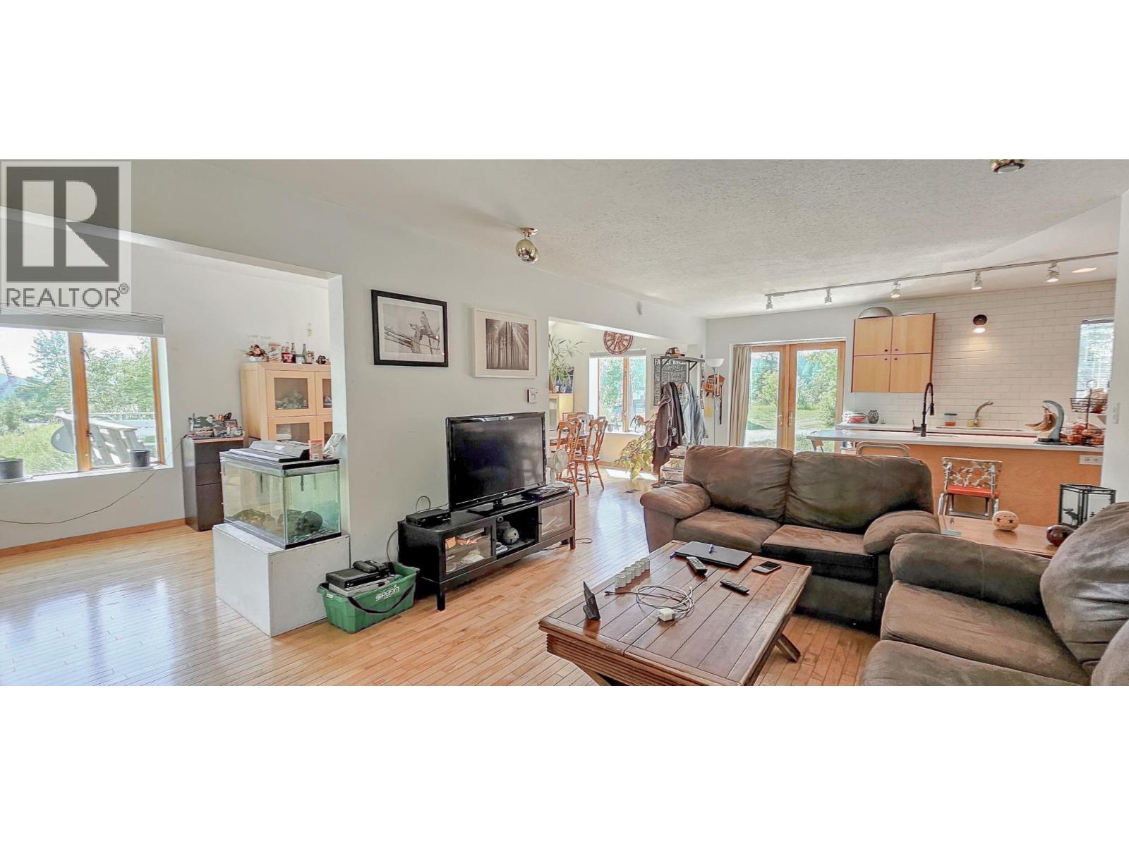 3560 Island Pond Road Property Photo 23