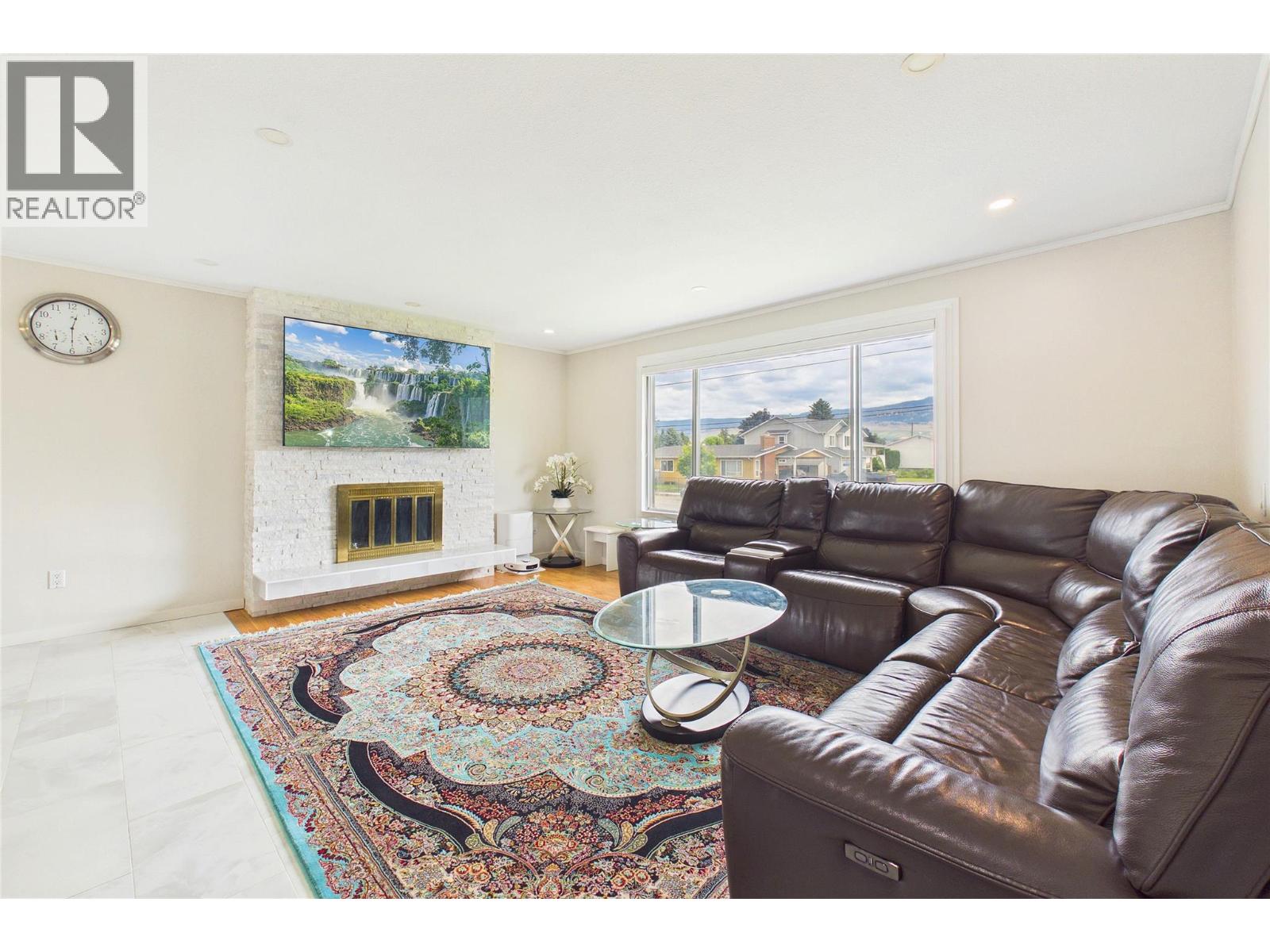 610 Ziprick Road Property Photo 11