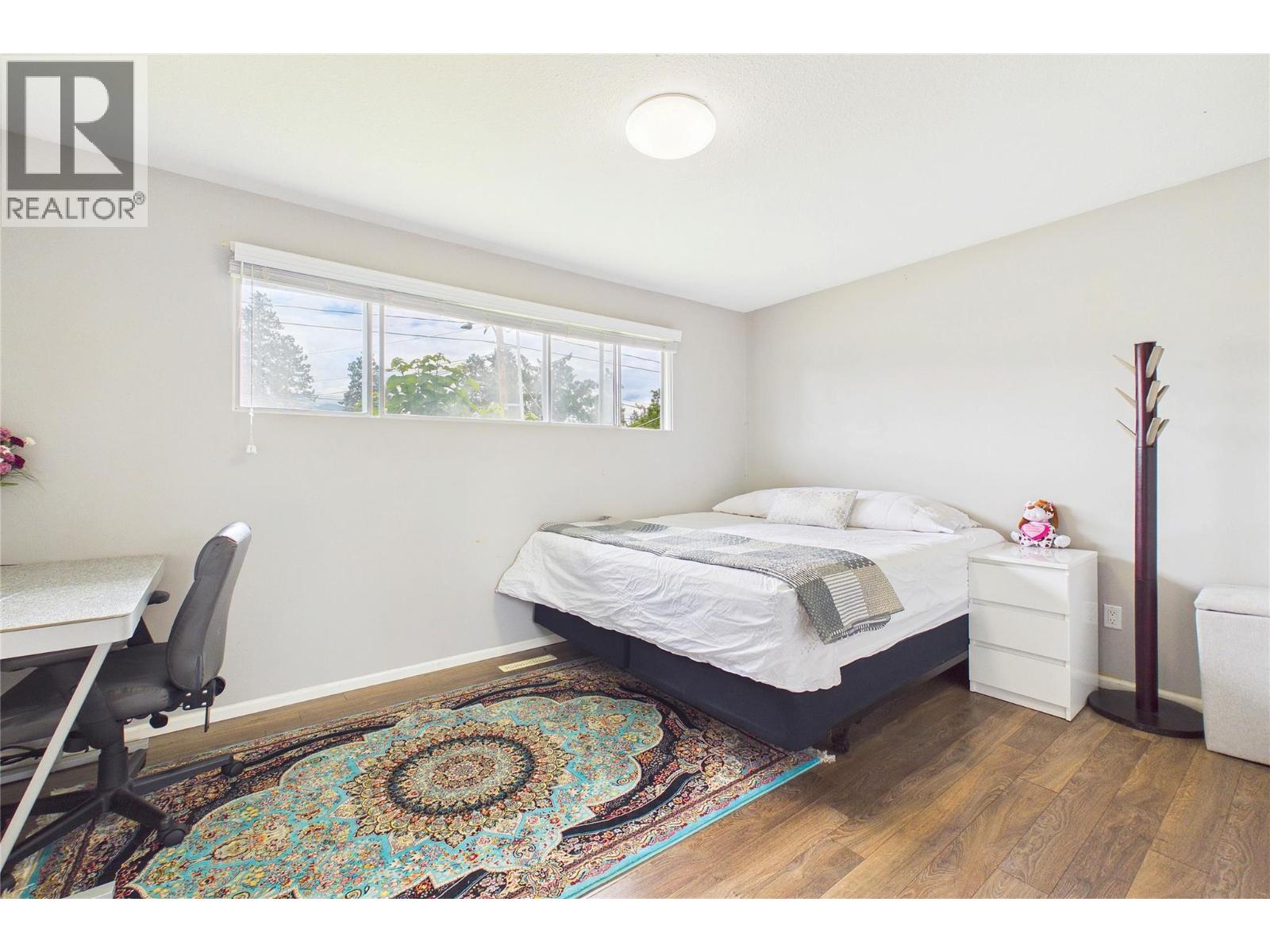610 Ziprick Road Property Photo 14