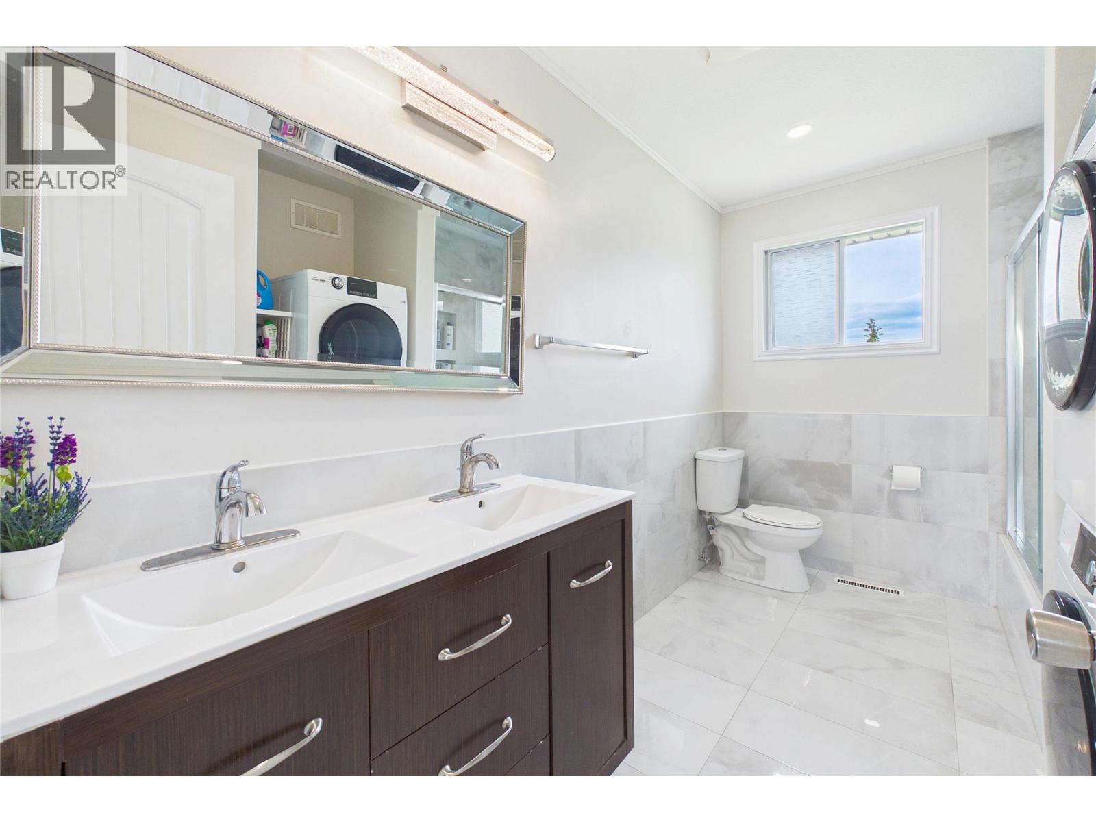 610 Ziprick Road Property Photo 16