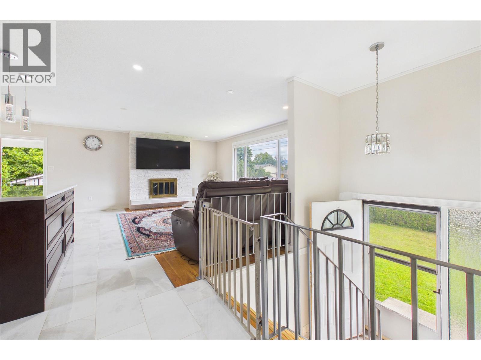 610 Ziprick Road Property Photo 24