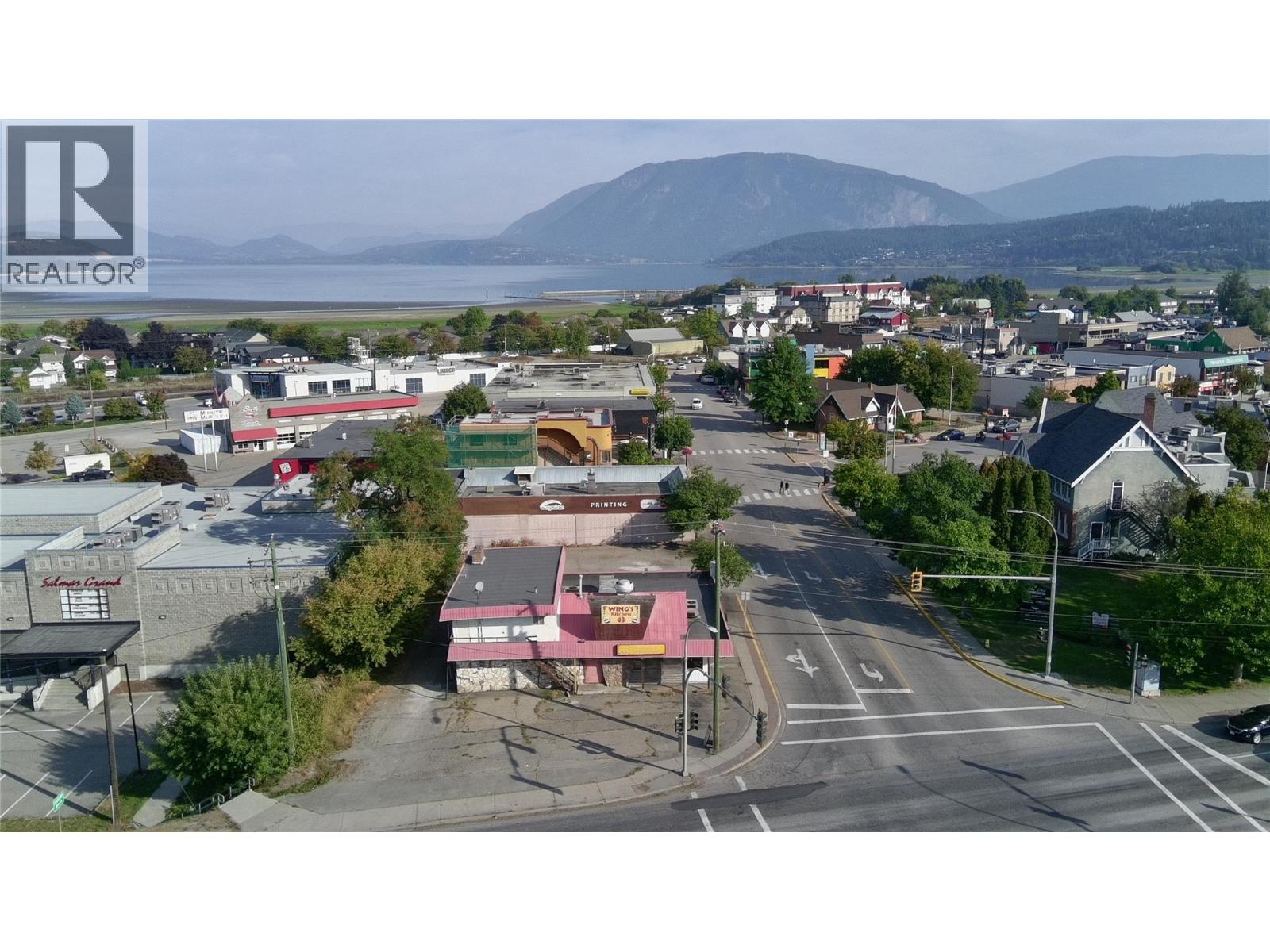 21 & 61 Shuswap Street Nw Property Photo 3