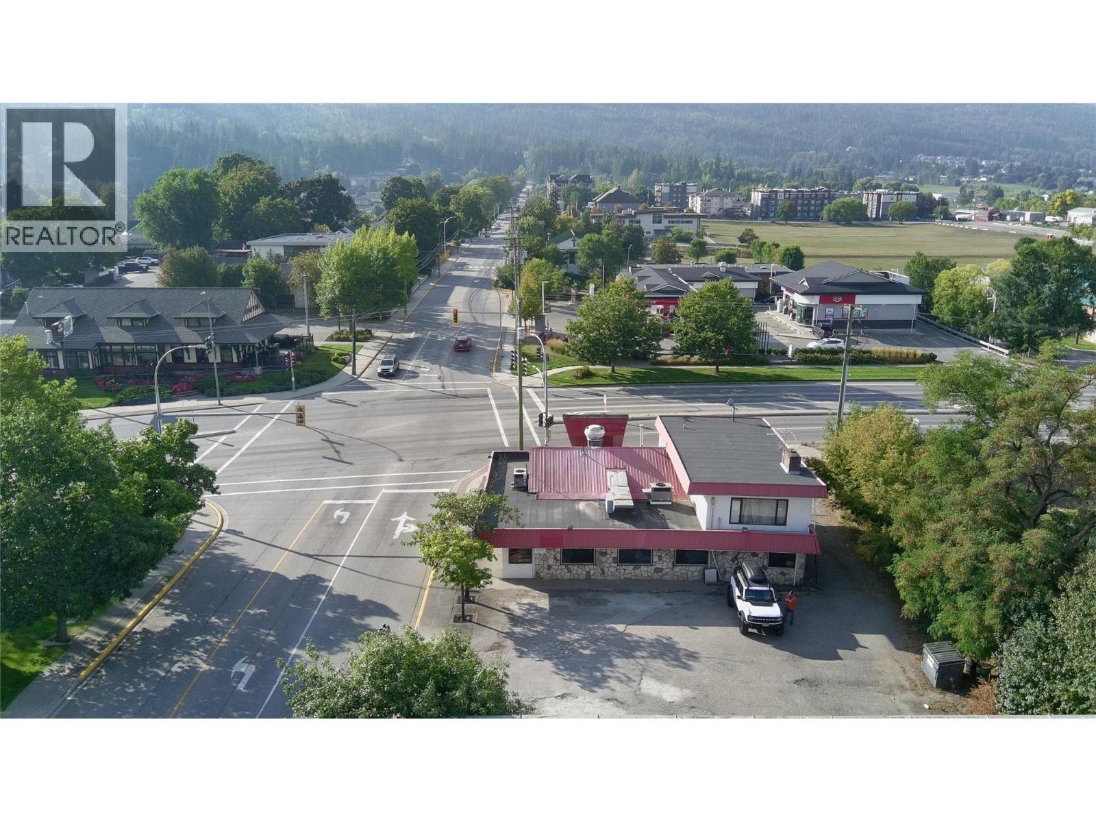 21 & 61 Shuswap Street Nw Property Photo 13